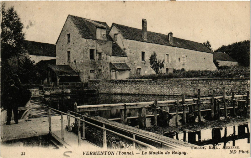 Carte postale ancienne Vermenton - Le Moulin de Reigny à Vermenton