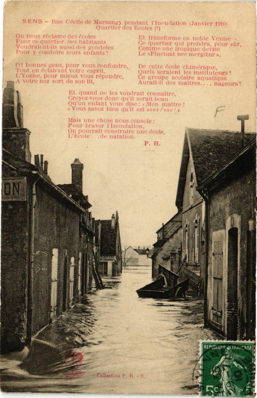 Carte postale ancienne Sens Rue Cécile de Marsangy pendant l'Inondation Janvier 1910.. à Sens
