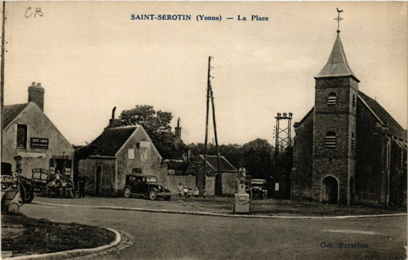 Carte postale ancienne Saint-Serotin - La Place à Saint-Sérotin