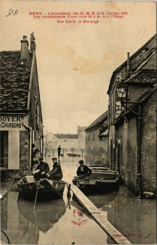 Carte postale ancienne Sens L'Inondation des 21 22 23 24 Janvier 1910-Les conséquences à Sens