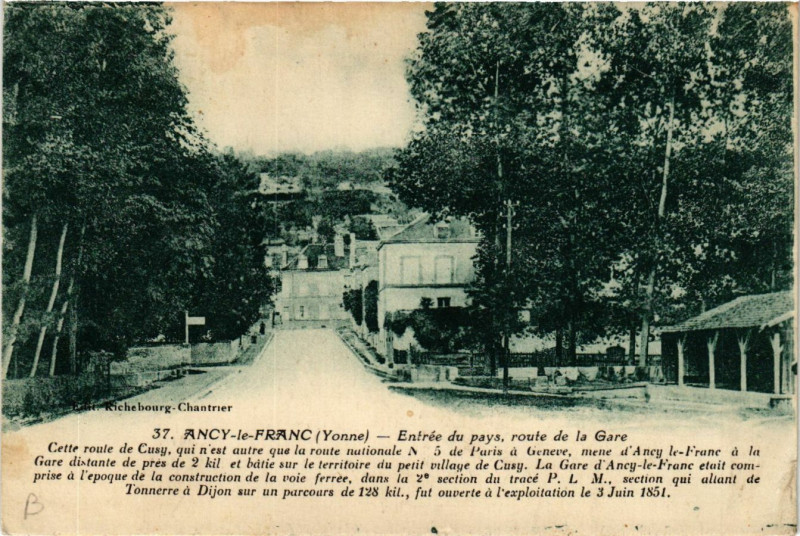 Carte postale ancienne Ancy-le-Franc - Entrée du pays route de la Gare à Ancy-le-Franc
