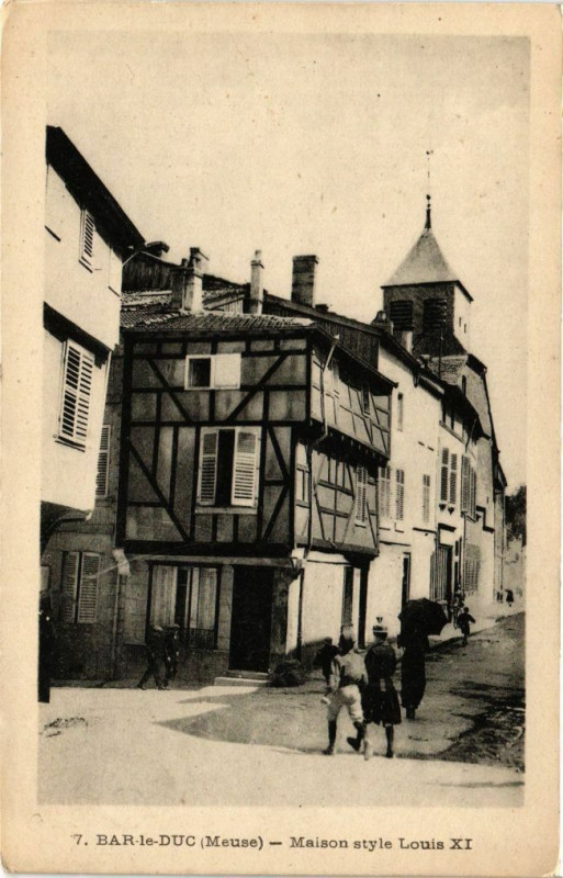 Carte postale ancienne Bar le Duc-Maison style Louis Xi à Bar-le-Duc