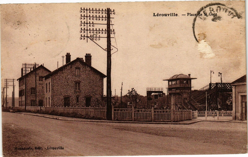 Carte postale ancienne Lérouville - Place de la Gare à Lérouville