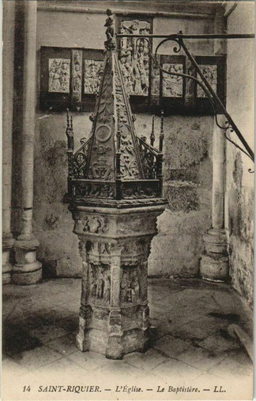 Carte postale ancienne Saint-Riquier Eglise Baptistere