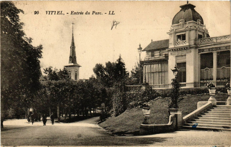 Carte postale ancienne Vittel - Entrée du Parc à Vittel