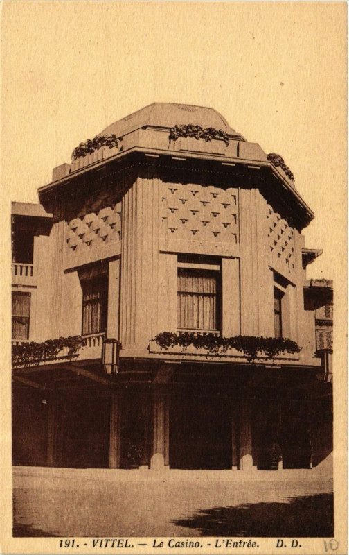 Carte postale ancienne Vittel - Le Csino - L'Entrée à Vittel