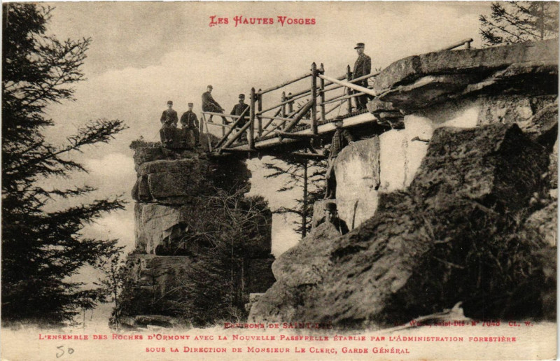 Carte postale ancienne Les Hautes Vosges - L'Ensemble des Roches d'Ormont avec la