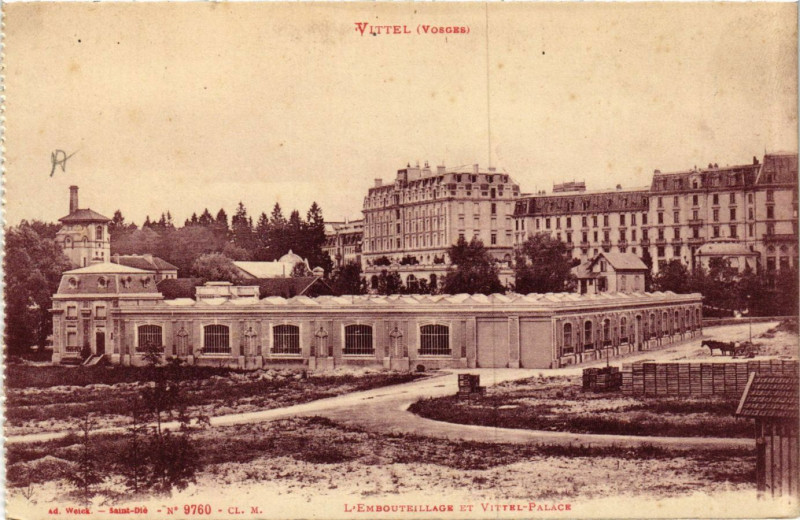 Carte postale ancienne Vittel - L'Emboutreillage et Vittel-Palace à Vittel