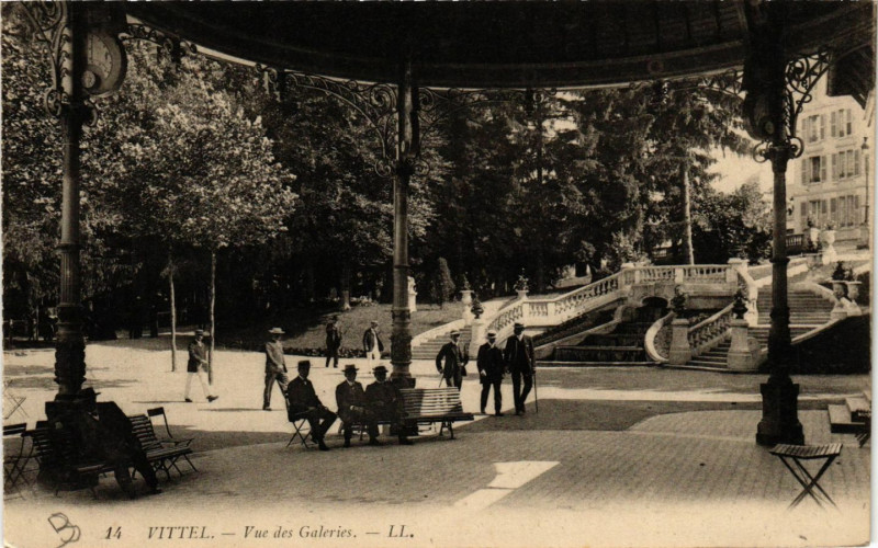 Carte postale ancienne Vittel - Vue des Galeries à Vittel