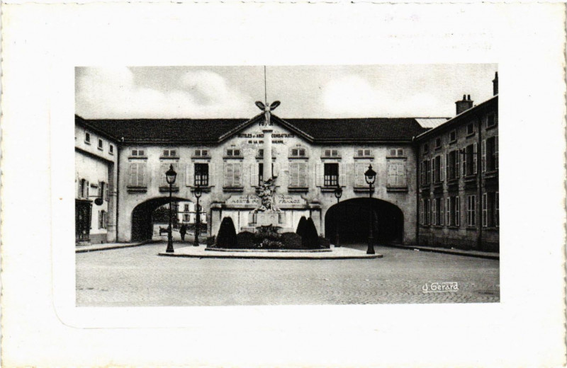 Carte postale ancienne Thaon-les-Vosges - Mon. 1914-18