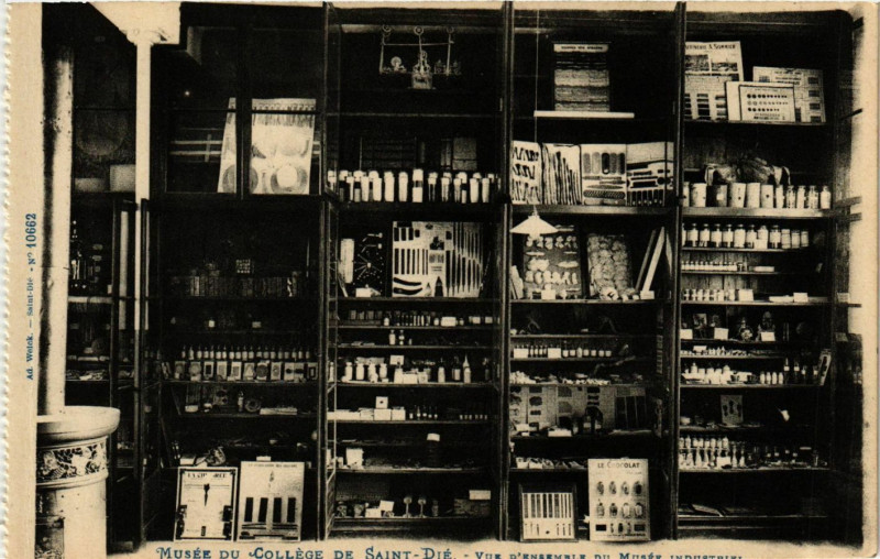 Carte postale ancienne Musée du College de Saint-Die - Vue d'ensemble du Musée Industrial