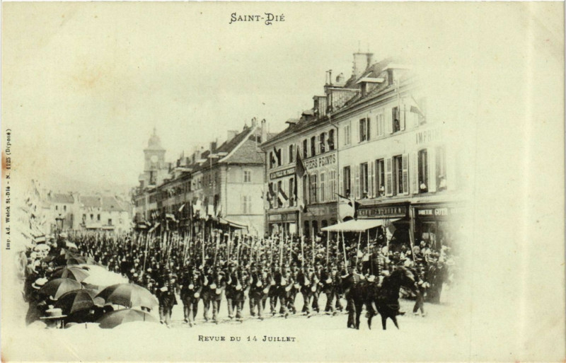 Carte postale ancienne Saint-Die - Revue du 14 Juillet