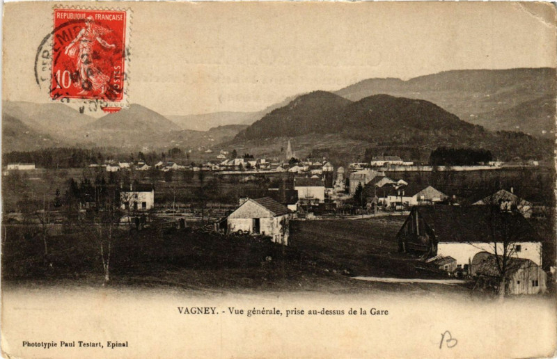 Carte postale ancienne Vagney - Vue générale prise au-dessus de la Gare à Vagney