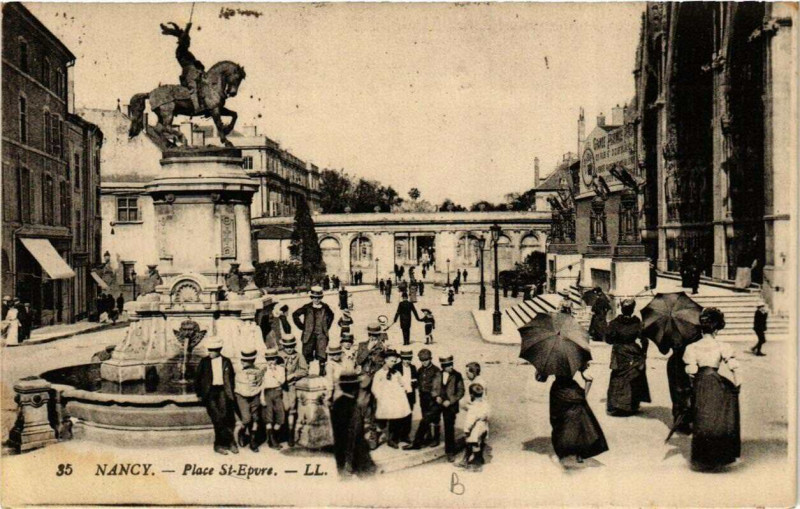 Carte postale ancienne Nancy Place Saint-Epvre à Nancy