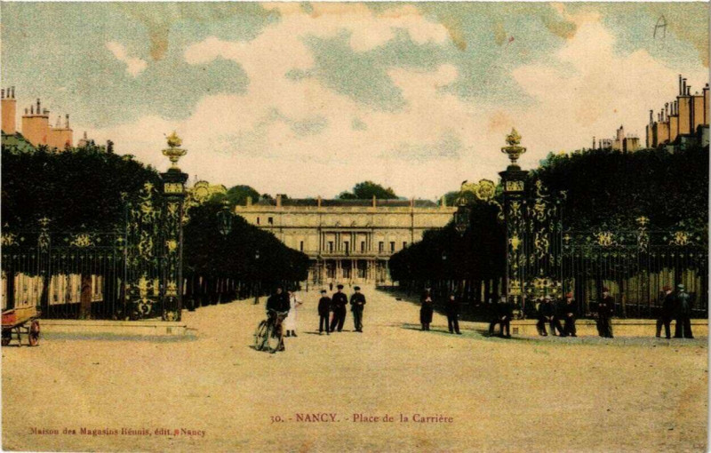 Carte postale ancienne Nancy Place de la Carriere à Nancy