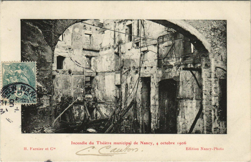 Carte postale ancienne Incendie du Théatre municipal de Nancy à Nancy