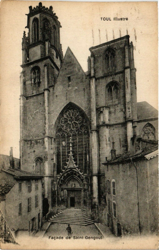 Carte postale ancienne Toul-Facade de Saint Gengoul à Toul