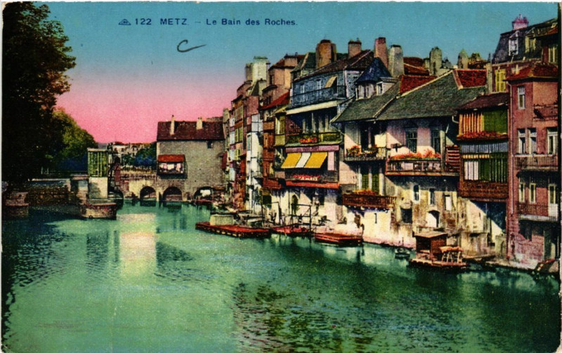 Carte postale ancienne Metz - Le Bain des Roches à Metz