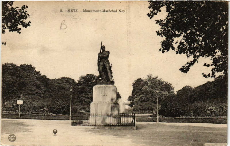 Carte postale ancienne Metz - Mon. Marechal Ney à Metz