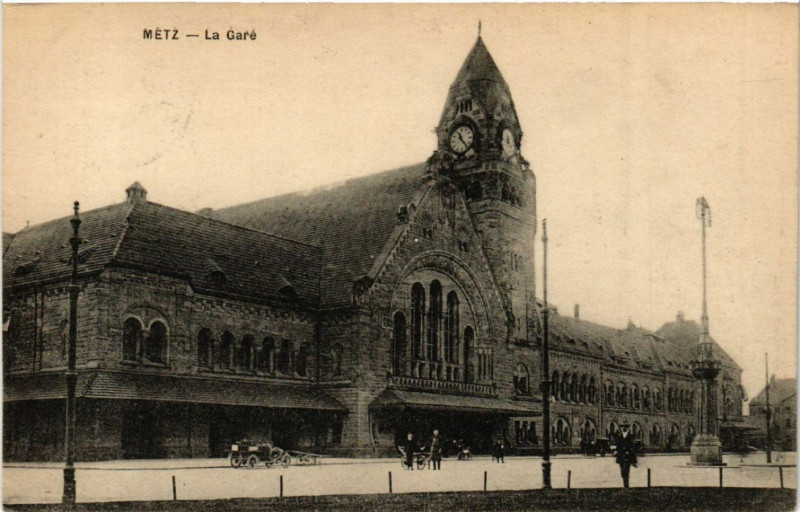 Carte postale ancienne Metz - La Gare à Metz