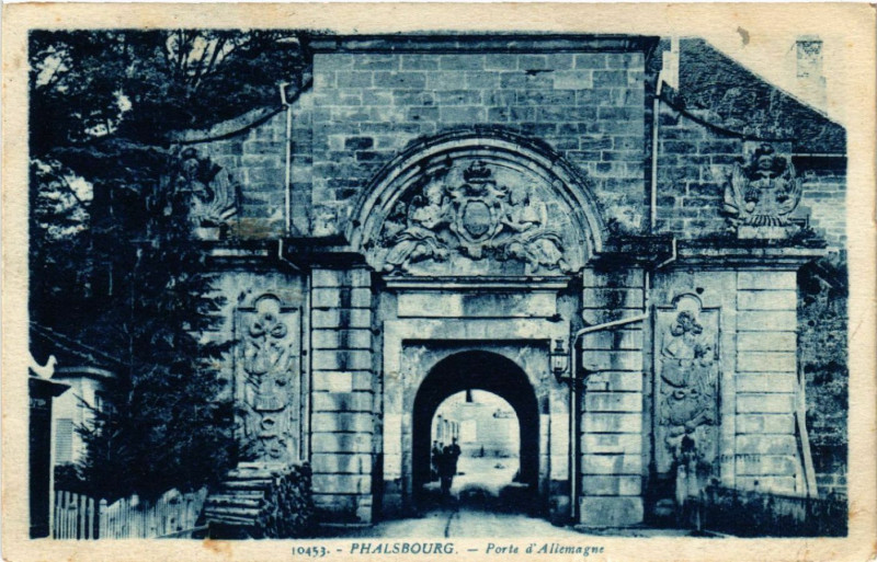 Carte postale ancienne Phalsbourg - Porte d'Allemagne à Phalsbourg