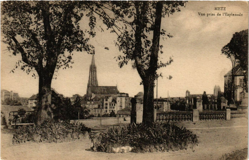 Carte postale ancienne Metz - Vue prise de l'Esplanade à Metz