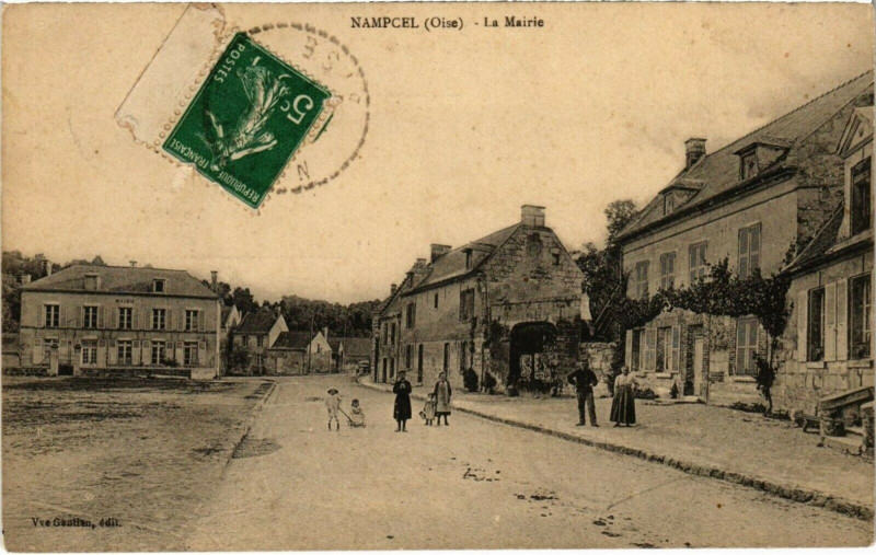 Carte postale ancienne Nampcel - La Mairie et la Salle des Fetes France à Nampcel