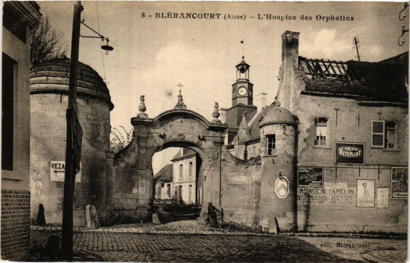 Carte postale ancienne Blerancourt Hospice des Orphelins à Blérancourt