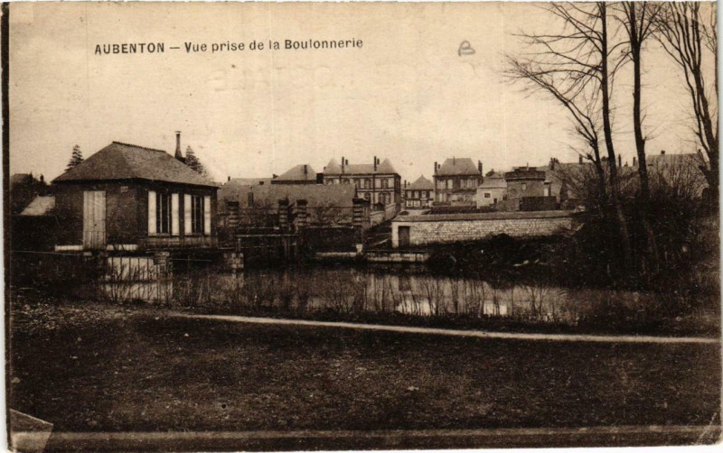 Carte postale ancienne Aubenton. Vue prise de la Boulonnerie à Aubenton