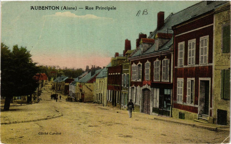 Carte postale ancienne Aubenton. Rue Principale à Aubenton