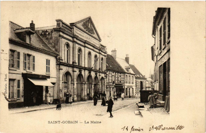 Carte postale ancienne Saint-Gobain La Mairie à Saint-Gobain
