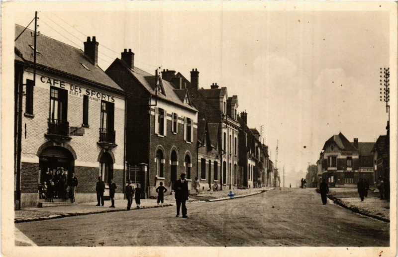 Carte postale ancienne Origny Sainte-Benoite La Rue de la Croix à Origny-Sainte-Benoite