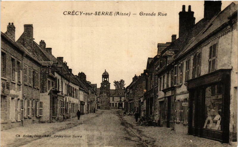 Carte postale ancienne Crecy-sur-Serre Grande Rue à Crécy-sur-Serre