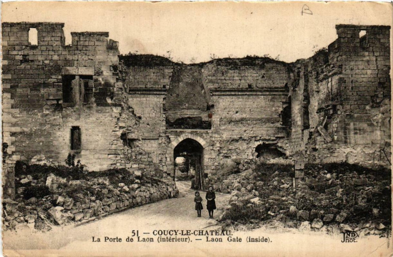 Carte postale ancienne Coucy-le-Chateau La Porte de Laon à Laon