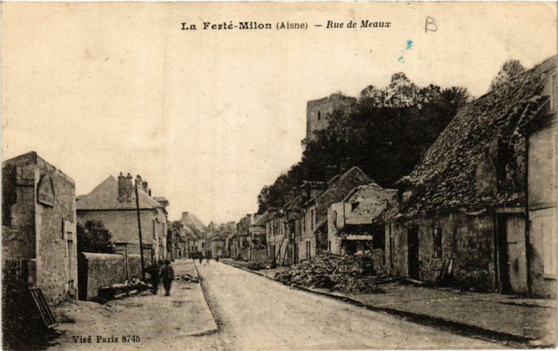 Carte postale ancienne La Ferte-Milon Rue de Meaux