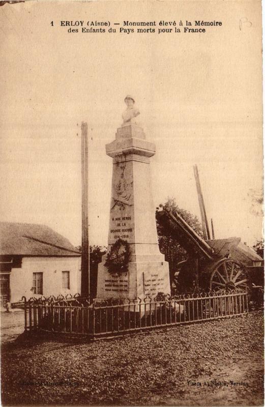 Carte postale ancienne Erloy. Monument élevé a la Mémoire des Enfants du Pays morts à Erloy