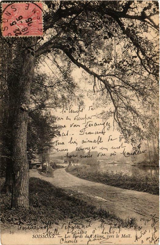 Carte postale ancienne Soissons Les Bords de l'Aisne vers le Mail à Soissons
