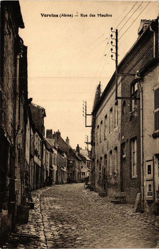 Carte postale ancienne Vervins Rue des Moulins à Vervins