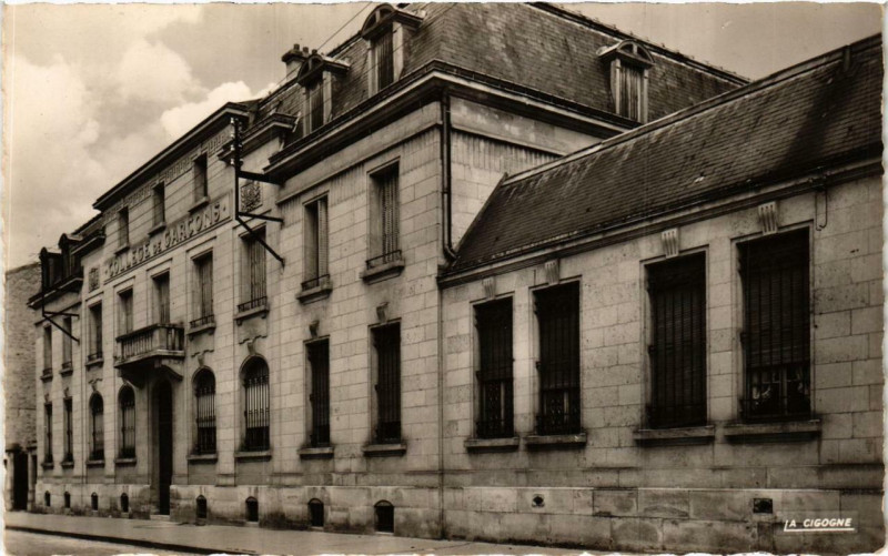 Carte postale ancienne Soissons Le College de garcons à Soissons