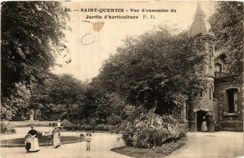 Carte postale ancienne Saint-Quentin Vue d'ensemble du Jardin d'horticulture à Saint-Quentin