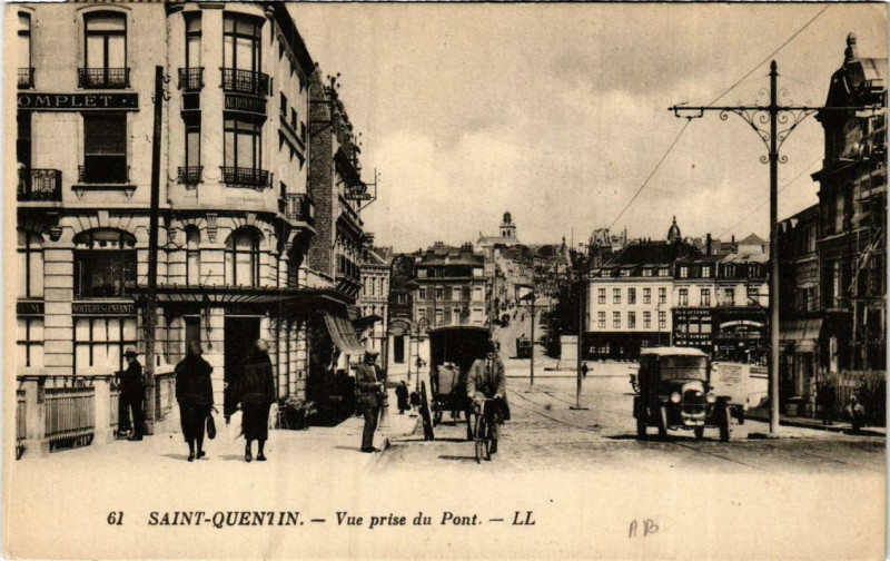 Carte postale ancienne Saint-Quentin Vue prise du Pont à Saint-Quentin
