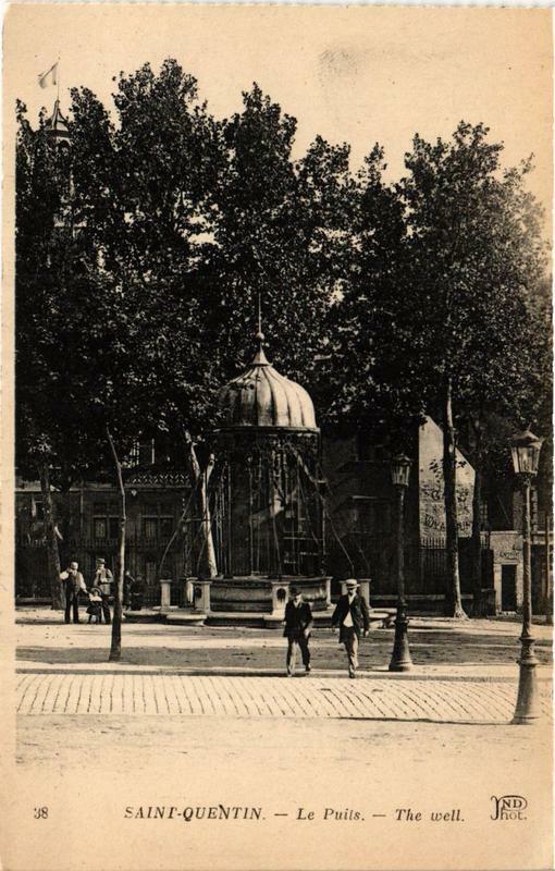 Carte postale ancienne Saint-Quentin Le Puits à Saint-Quentin