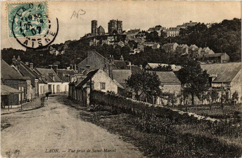 Carte postale ancienne Laon Vue prise de Saint-Marcel à Laon