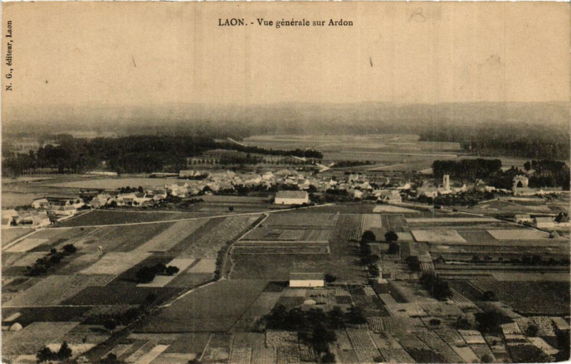 Carte postale ancienne Laon Vue générale sur Ardon à Laon
