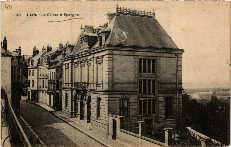 Carte postale ancienne Laon La Caisse d'Epargne à Laon