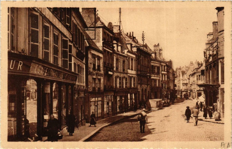 Carte postale ancienne Laon La Rue du Bourg à Laon
