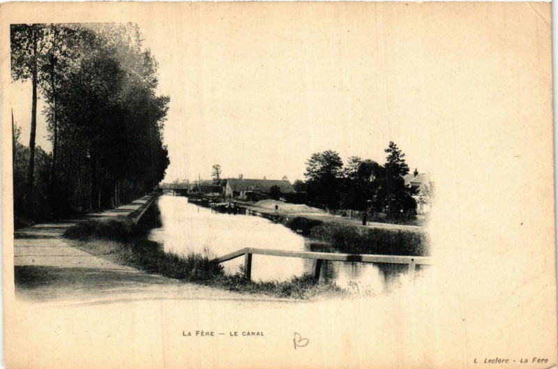 Carte postale ancienne Fere-en-Tardenois Le Canal à Fère-en-Tardenois