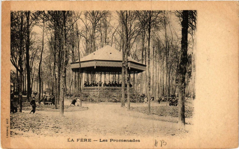 Carte postale ancienne Fere-en-Tardenois Les Promenades à Fère-en-Tardenois