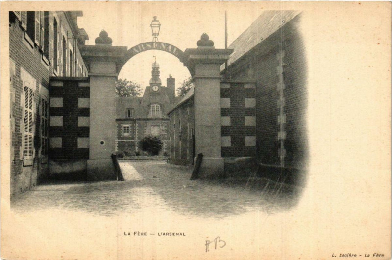 Carte postale ancienne Fere-en-Tardenois L'Arsenal à Fère-en-Tardenois