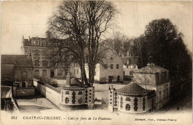 Carte postale ancienne Chateau-Thierry College Jean de La Fontaine à Château-Thierry